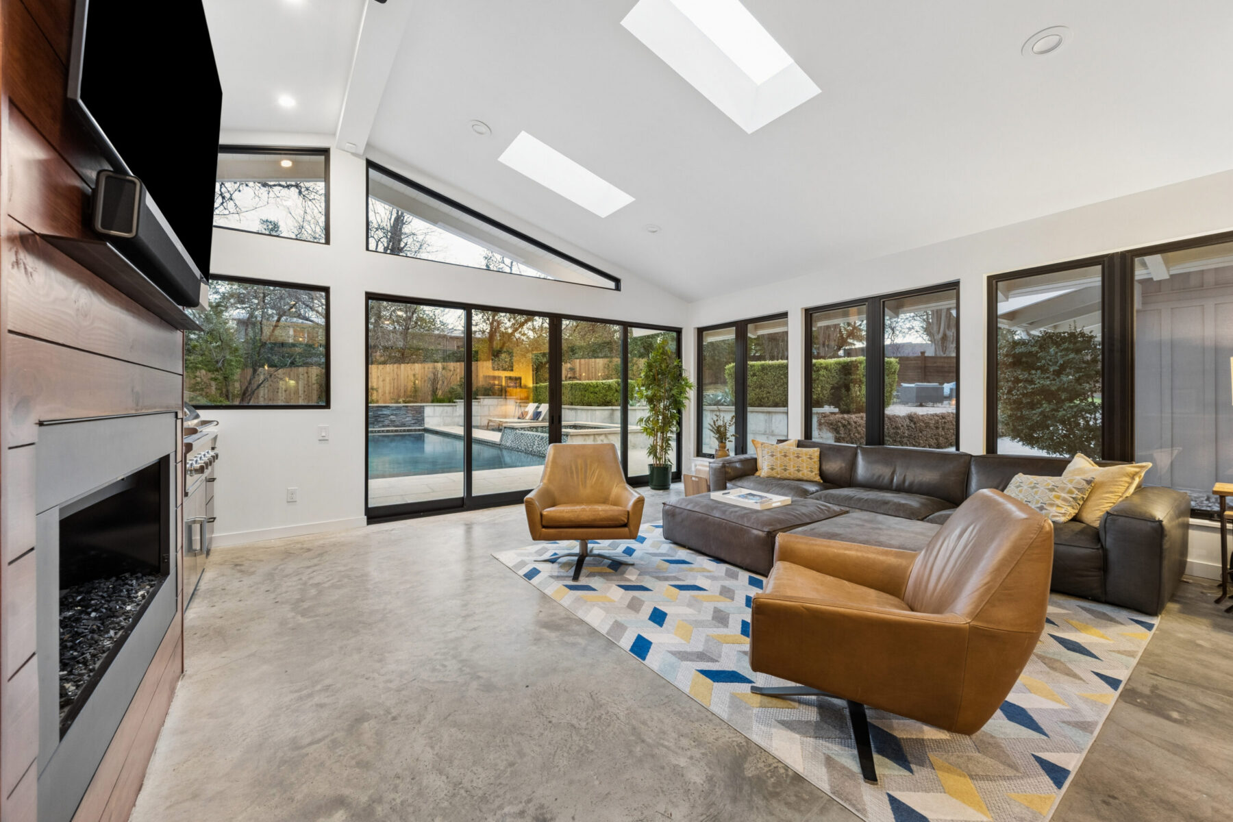 04-Spring Ln 2613 IMG 04 04-Spring Ln 2613 IMG 04